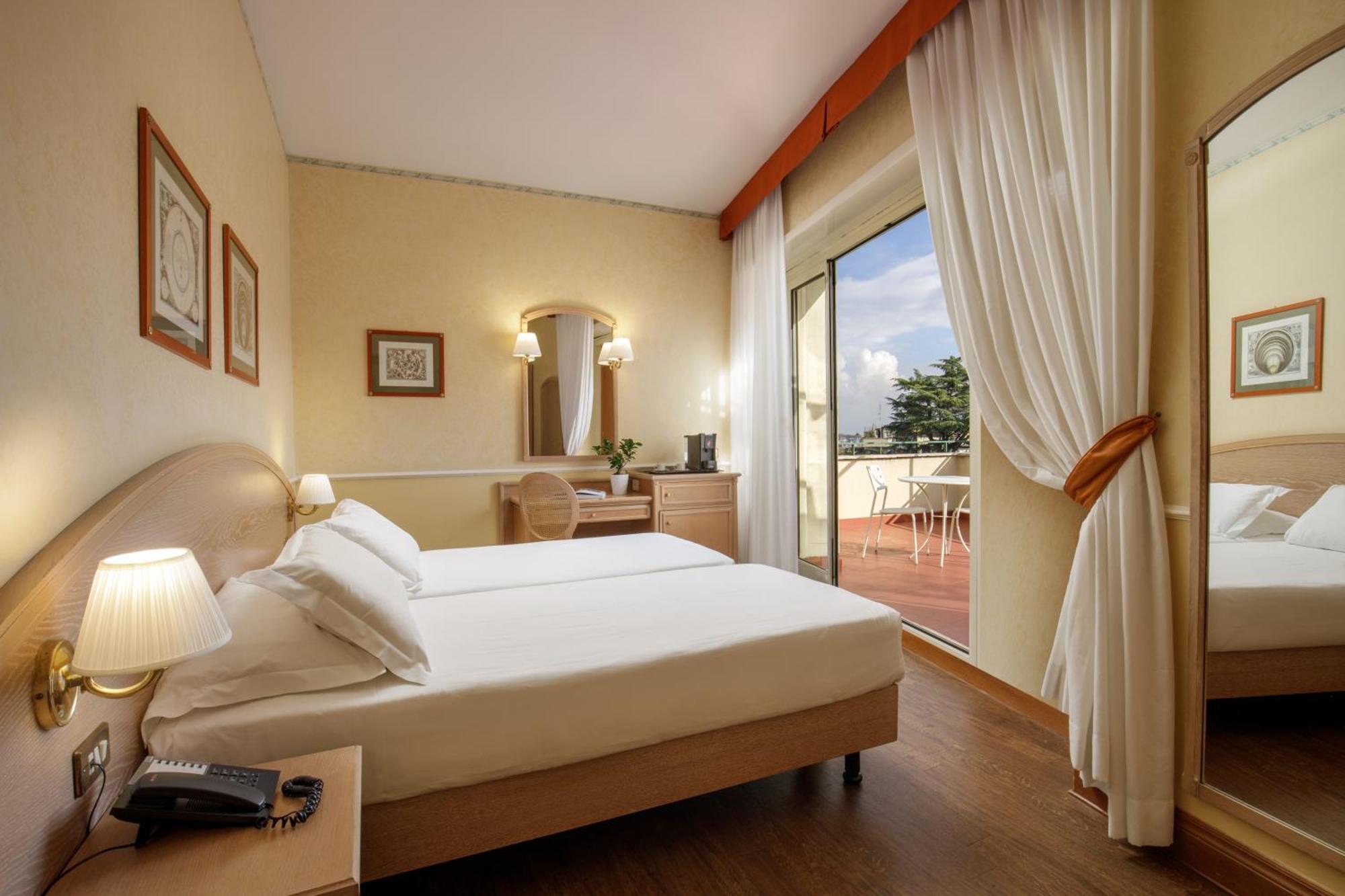 רומא Hotel Santa Costanza By Omnia Hotels מראה חיצוני תמונה
