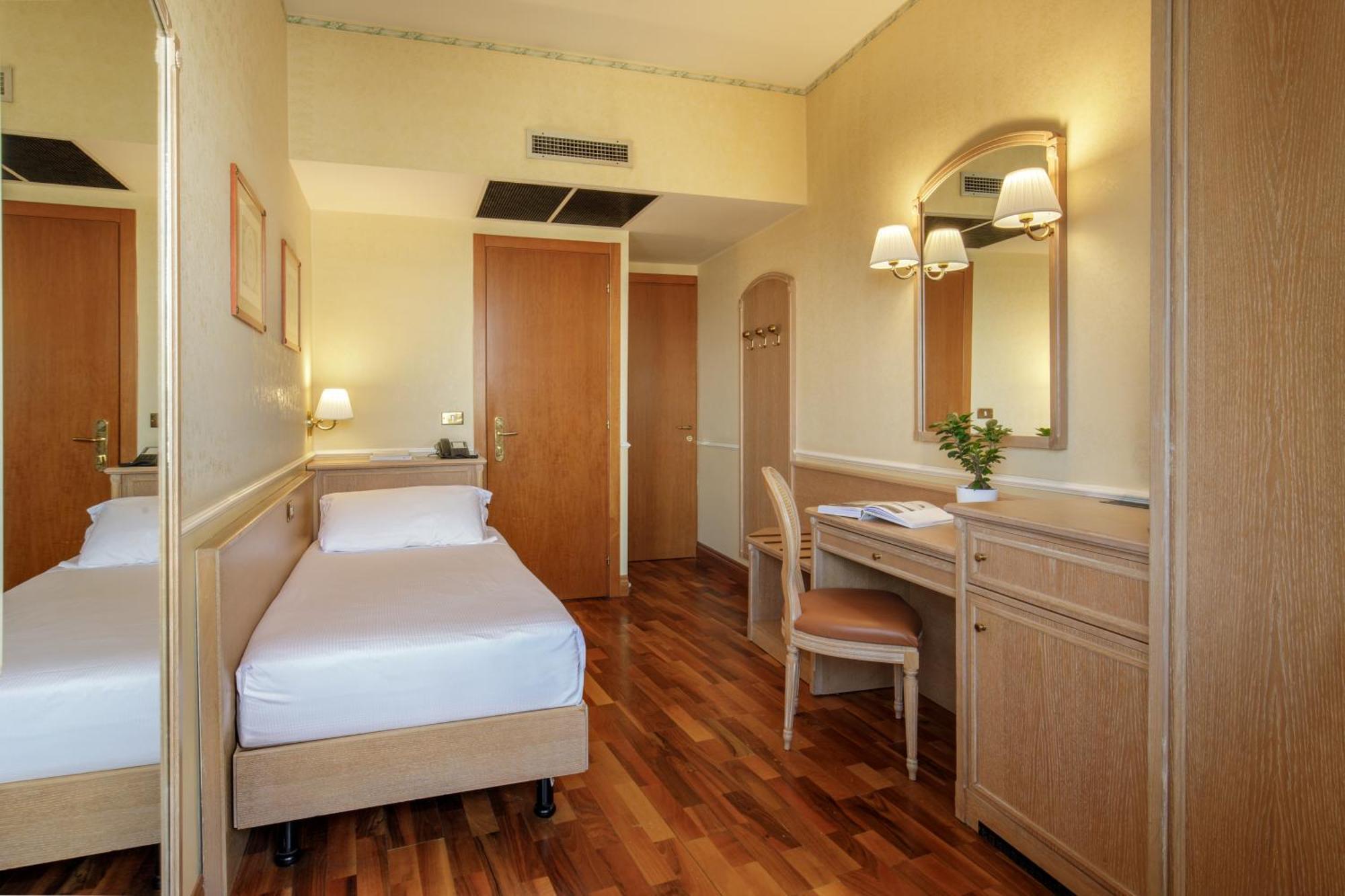 רומא Hotel Santa Costanza By Omnia Hotels מראה חיצוני תמונה