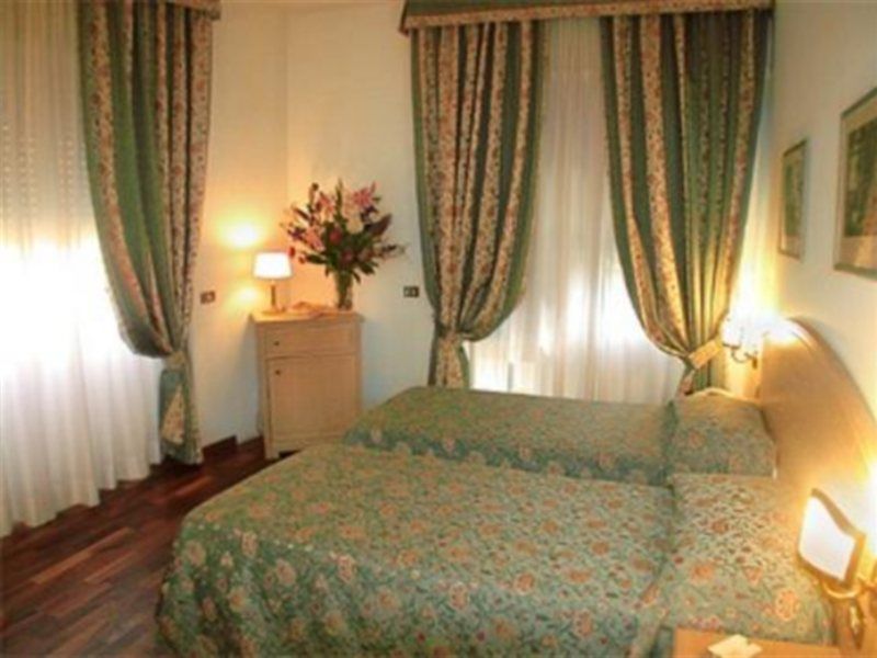 רומא Hotel Santa Costanza By Omnia Hotels חדר תמונה